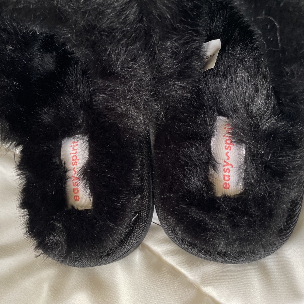 Fuzzy Slippers - Picture 5 of 8